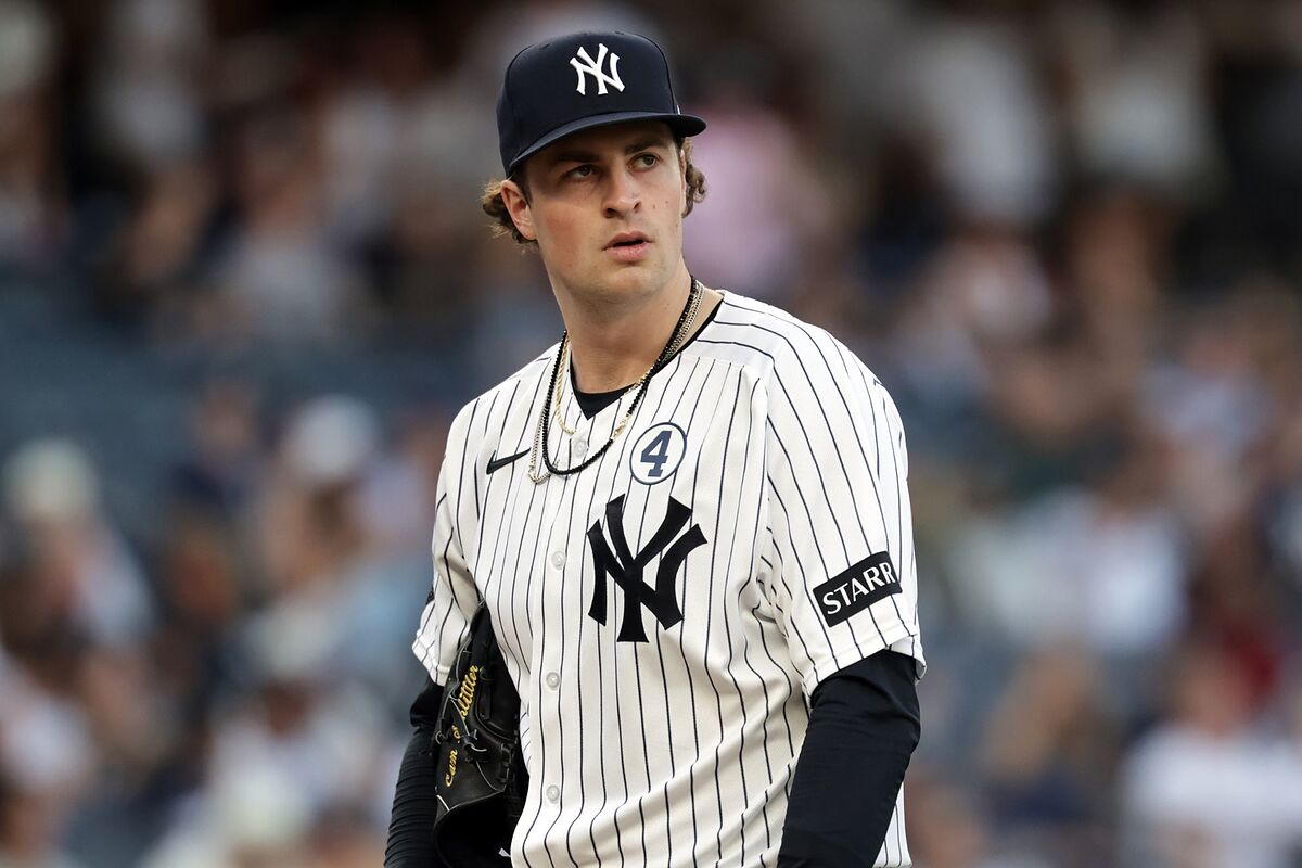 Cam Schlittler admite el lado oscuro de jugar para los Yankees