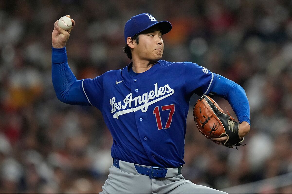 Shohei Ohtani es ahora el mejor lanzador del béisbol -según la MLB- para compensar su "bache" al bate