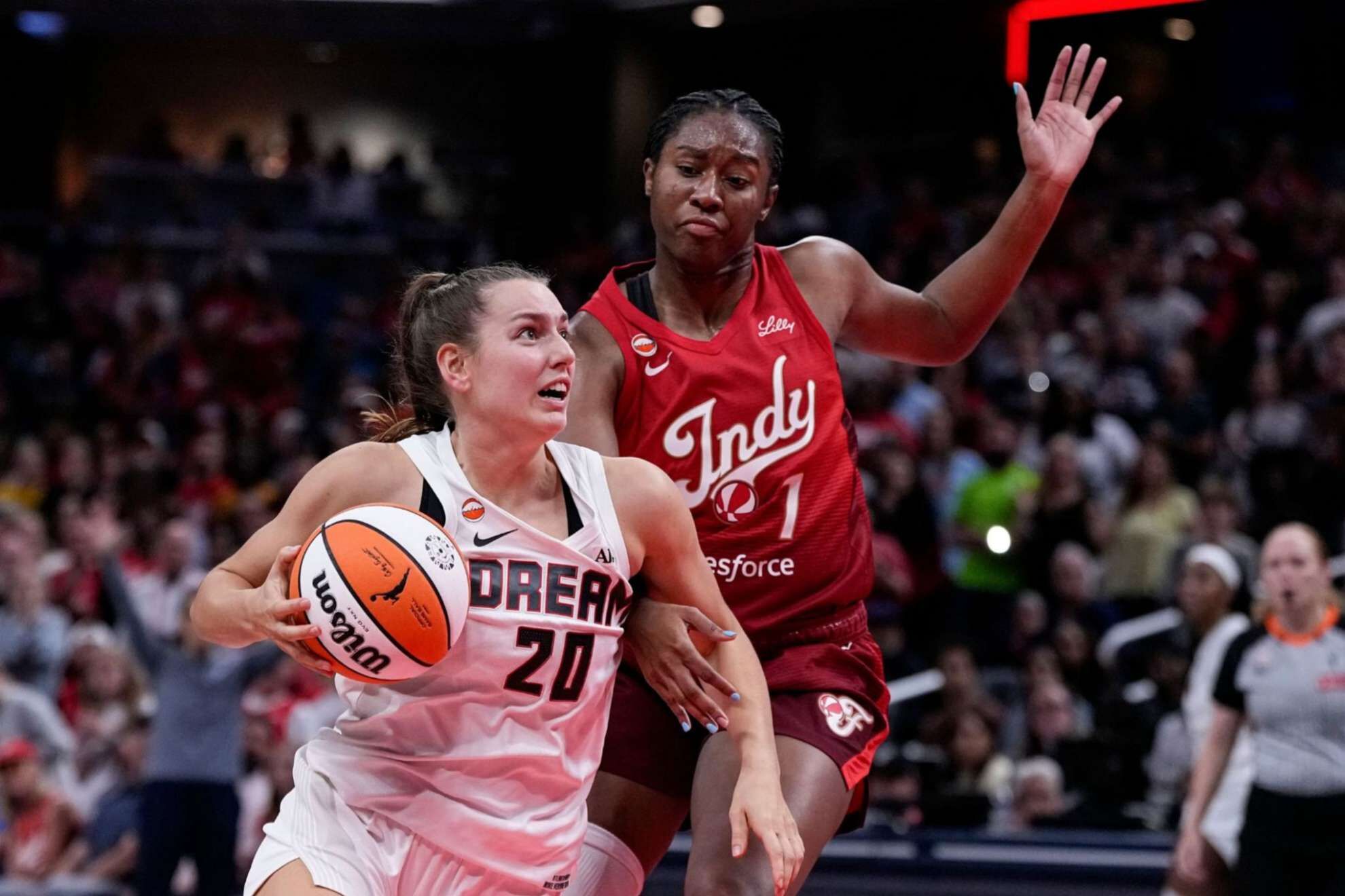 Los 4 mejores outfits de las jugadoras de Indiana Fever antes de su partido