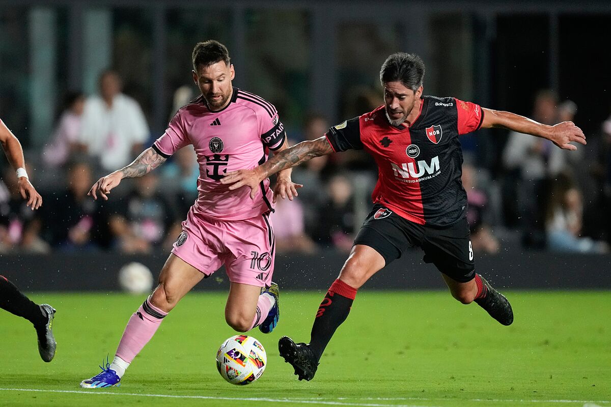 ¿Messi a la liga argentina? La respuesta del entrenador de Newell's que ilusiona a los aficionados