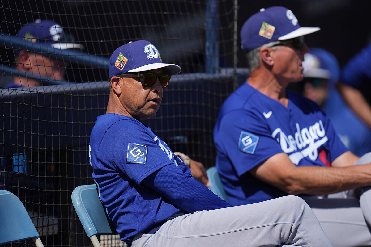 Los Dodgers realizan un movimiento inesperado en su roster de lanzadores