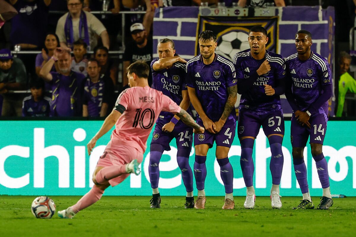 Leo Messi llegó a los 70 goles de tiro libre y solo tiene a tres jugadores por delante: ¿Cuántos goles le faltan para tener el récord?