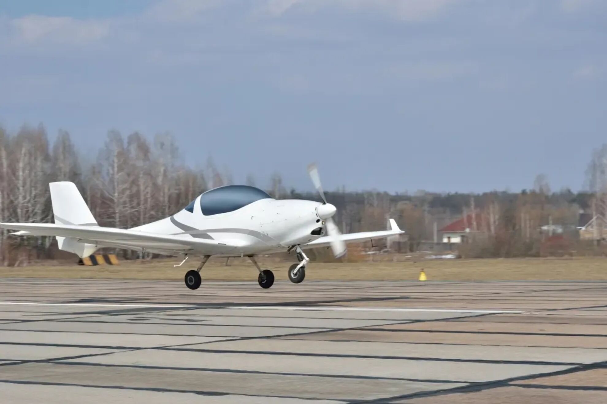 Incre�ble aterrizaje de emergencia de una avioneta en una autopista de Pennsylvania