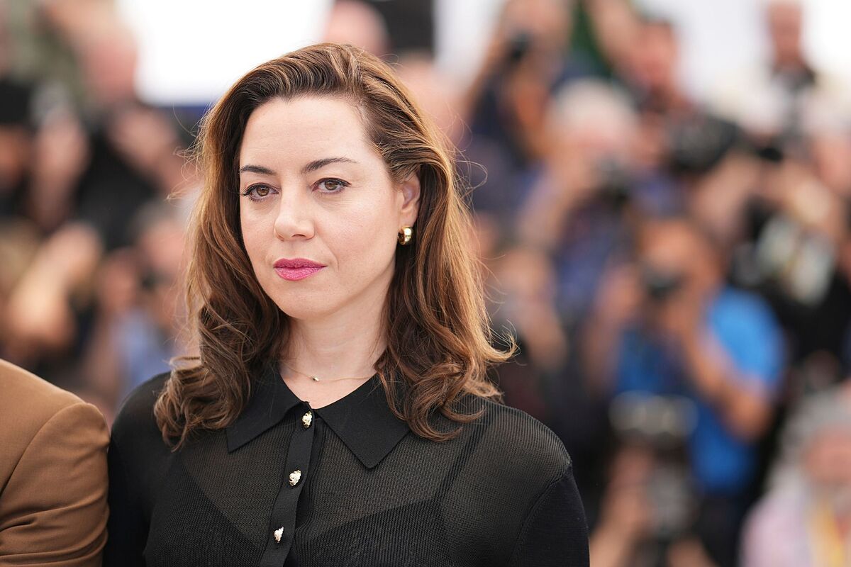 Aubrey Plaza inicia una nueva etapa tras una pérdida mientras se prepara para ser madre