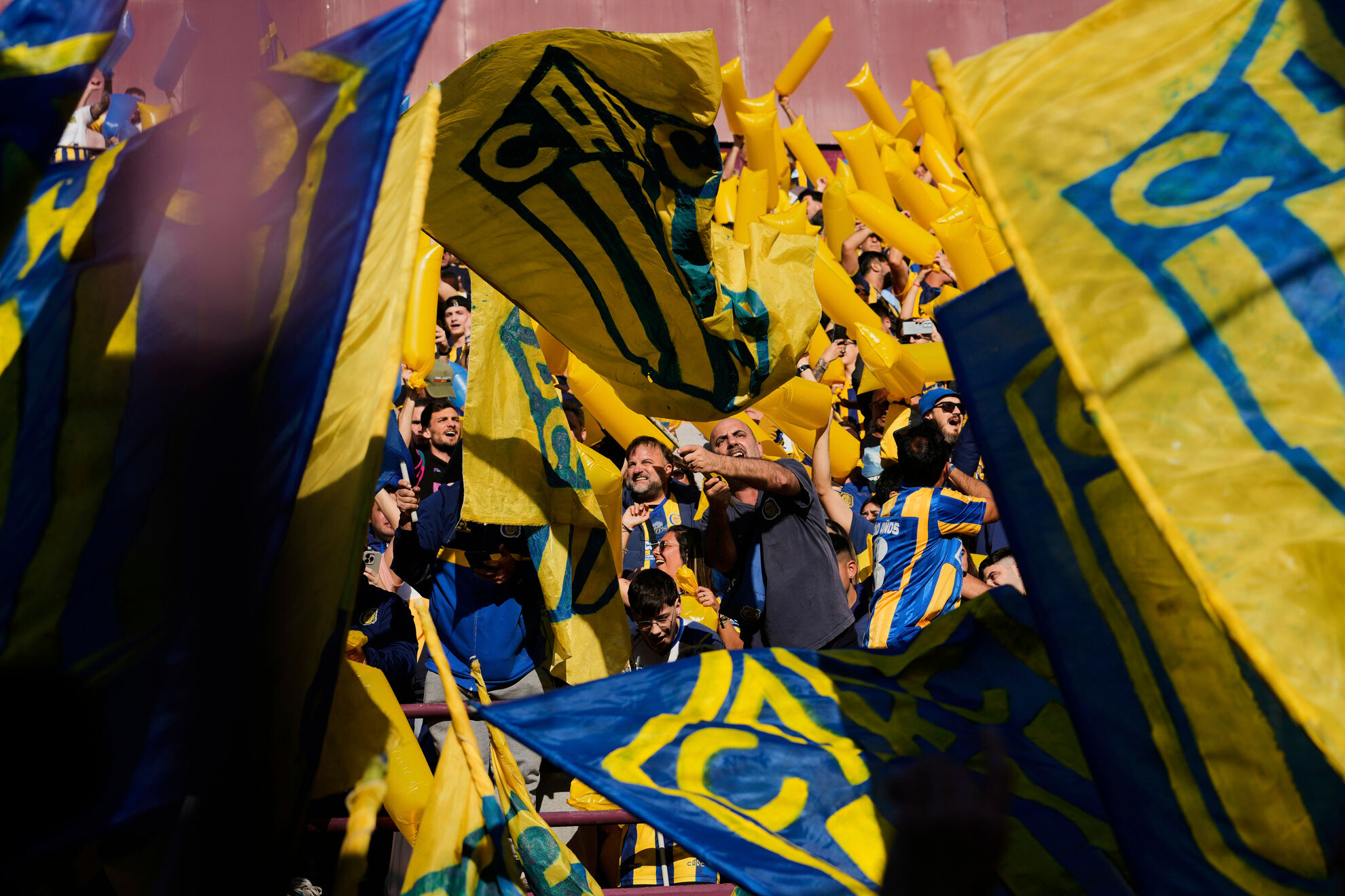 La hinchada de Rosario Central recrimin� la protesta de Estudiantes de La Plata