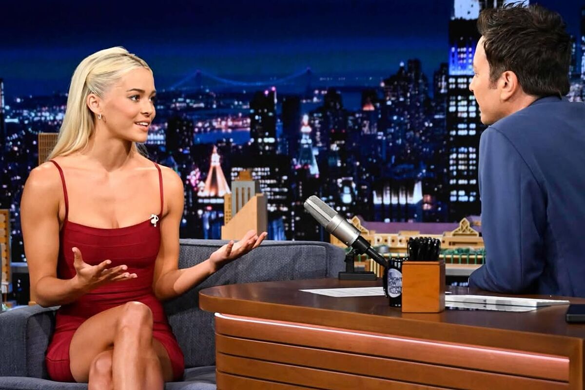 Livvy Dunne deja a Jimmy Fallon intentando seguirle el ritmo durante una divertida recreación de Baywatch