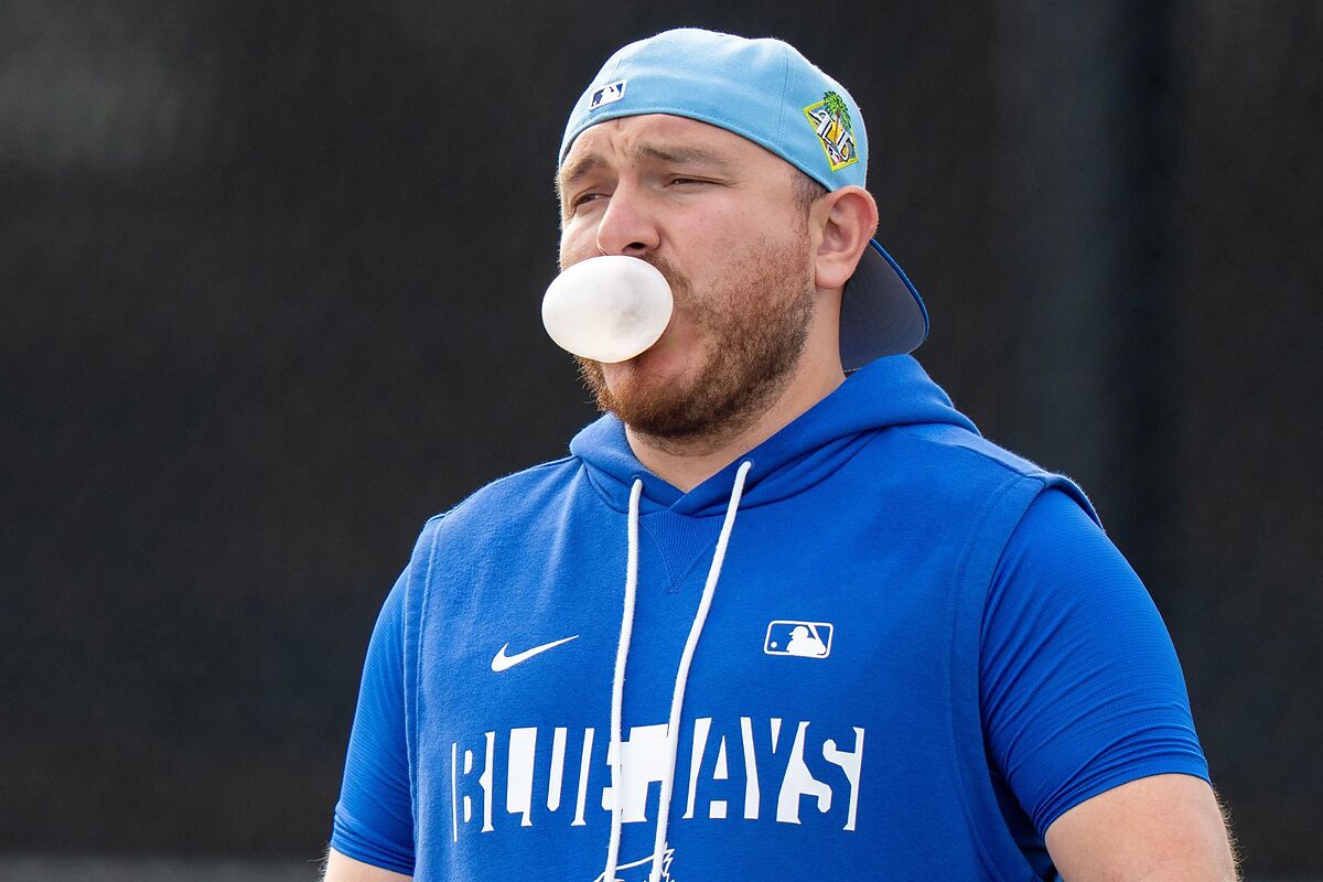 Alejandro Kirk hace historia: Consolida su legado dentro y fuera del diamante