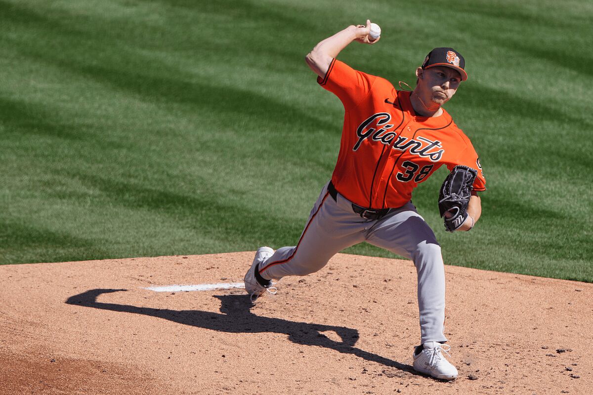 Un caos acompaña el debut de Robbie Ray con los Giants ante los Cubs