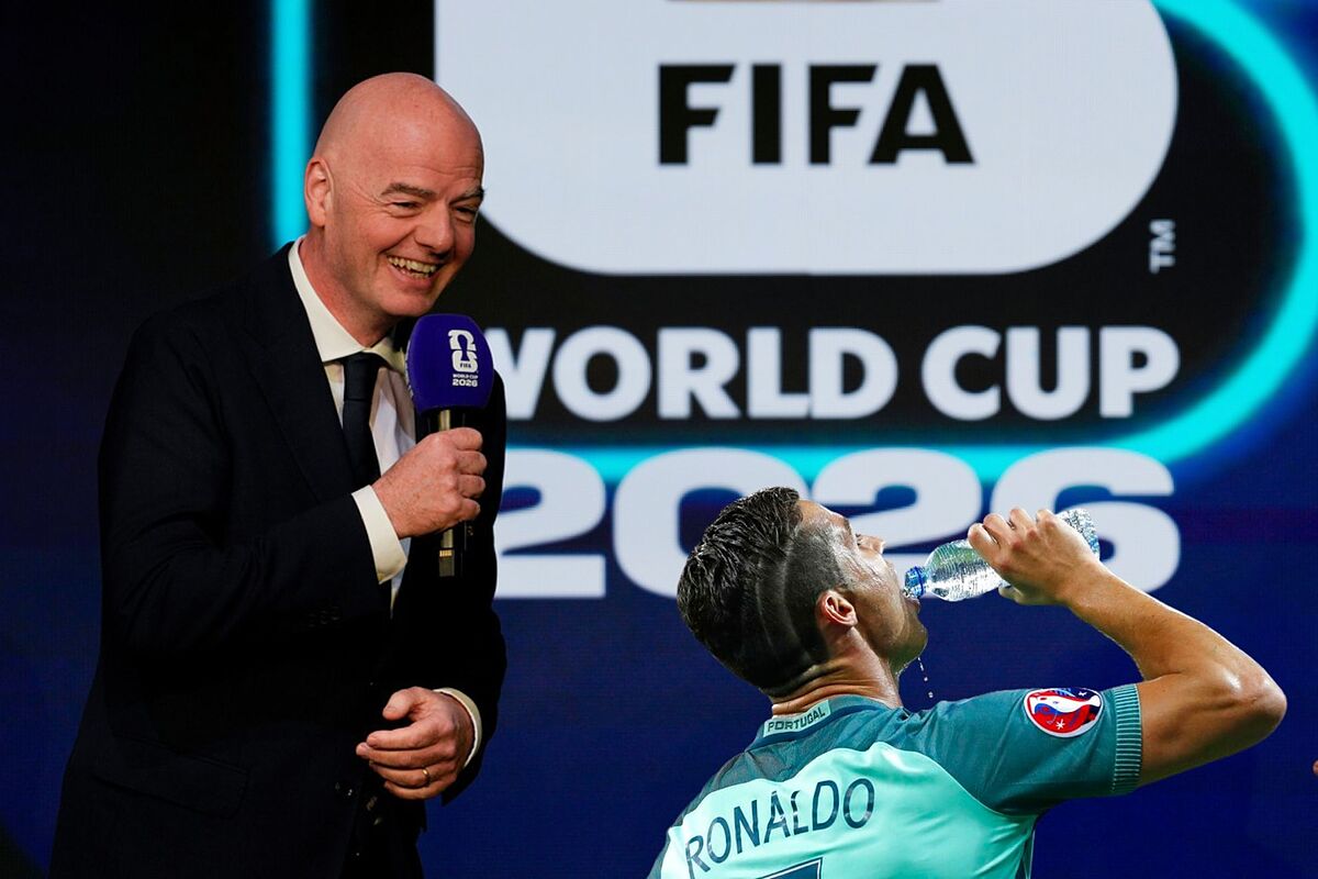 Estallan críticas contra la FIFA por las pausas de hidratación del ...