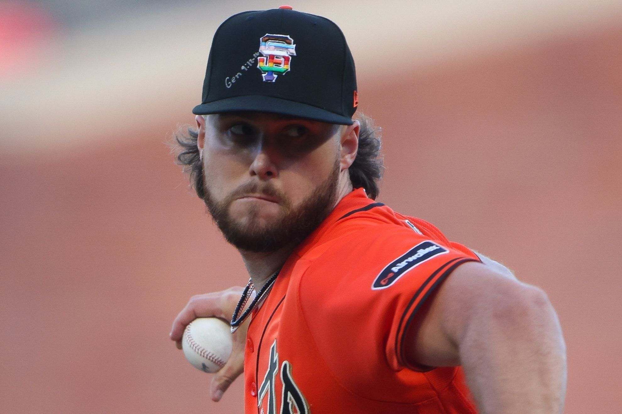 La raz�n por la que la MLB amonest� a tres lanzadores de los Giants durante la Noche del Orgullo