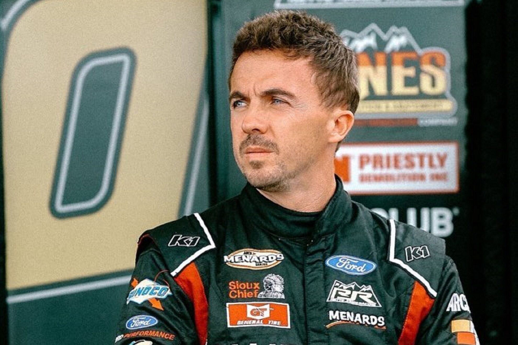 Frankie Muniz participa con el equipo Ford Performance en la Arca Menard Series