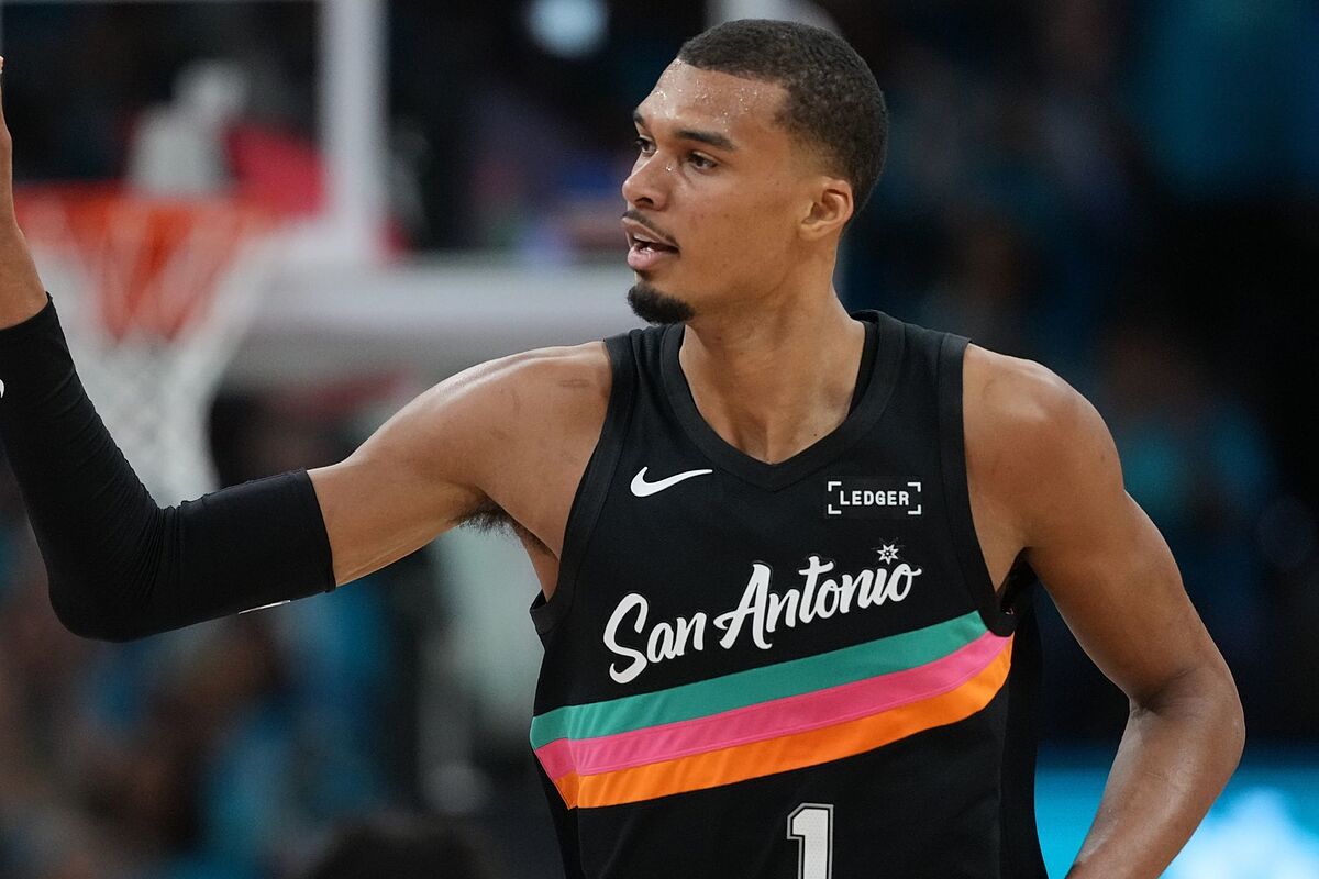 Wembanyama hace historia como el primer Jugador Defensivo del Año unánime en la NBA