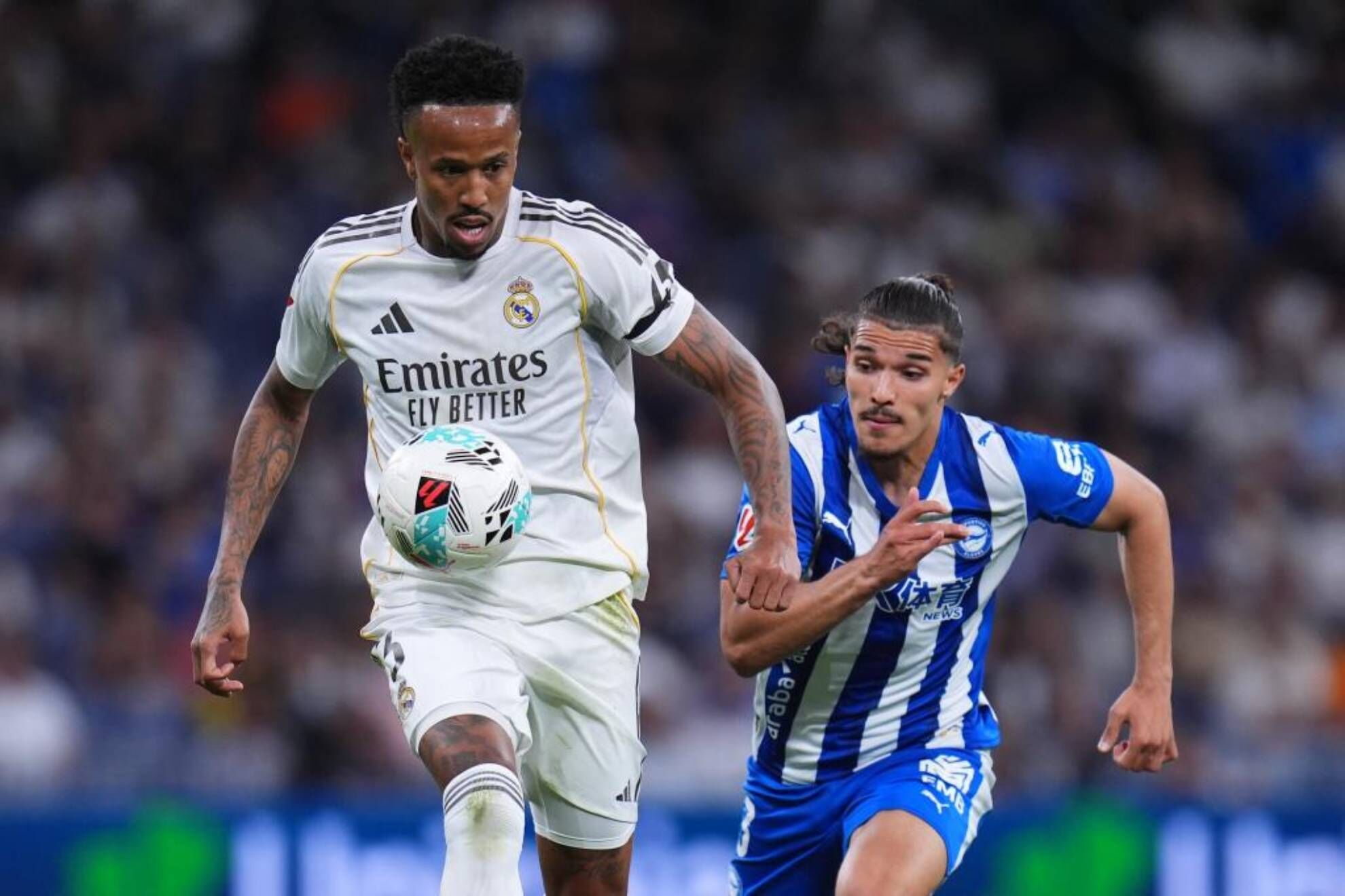 Eder Militao en un encuentro con el Real Madrid frente al Alav�s
