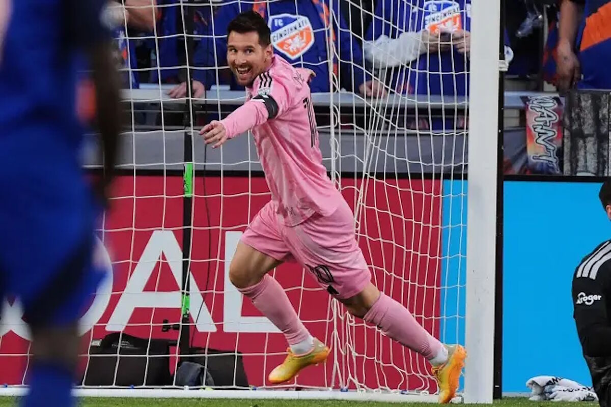 Messi recorta distancias con Cristiano Ronaldo en la carrera por los 1.000 goles, a pesar de que la MLS le "roba" un gol