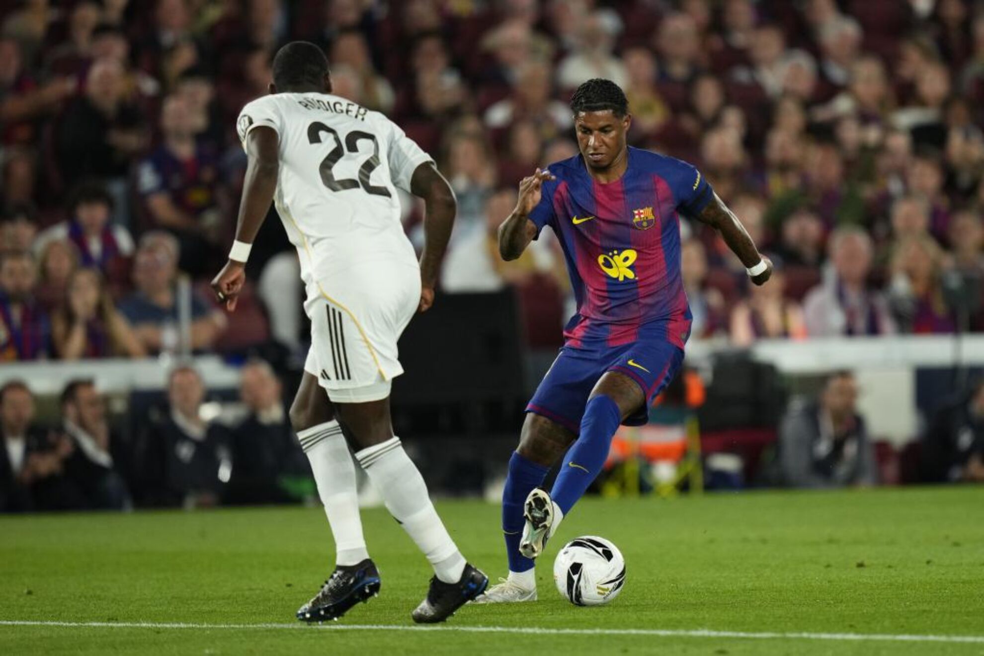 Rashford con el Barcelona frente al Real Madrid