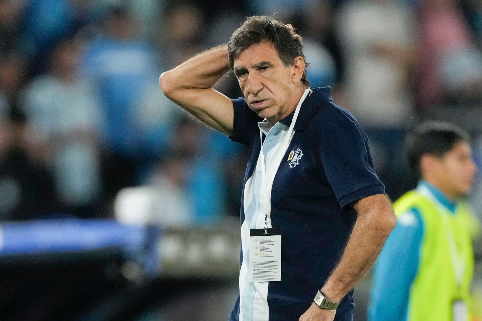 Gustavo Costas no pudo controlar los nervios