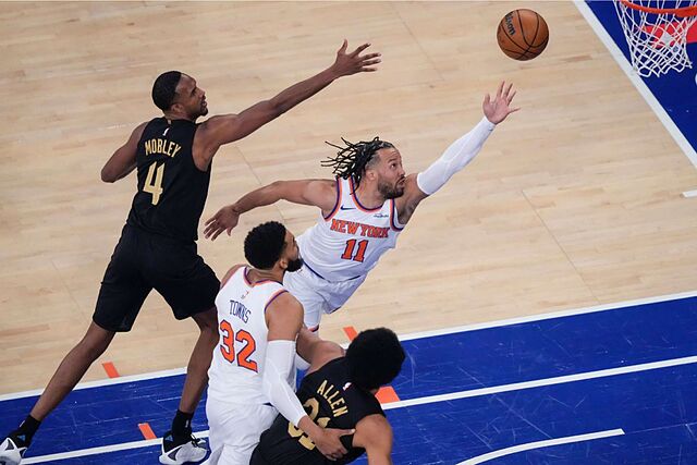 Jalen Brunson rescata a los Knicks
