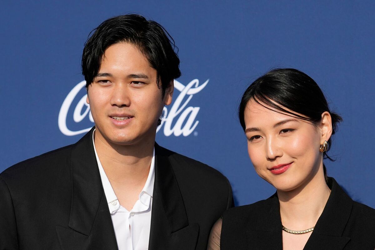 Mamiko Tanaka se roba los reflectores y eclipsa a su esposo Shohei Ohtani en la gala BBWAA