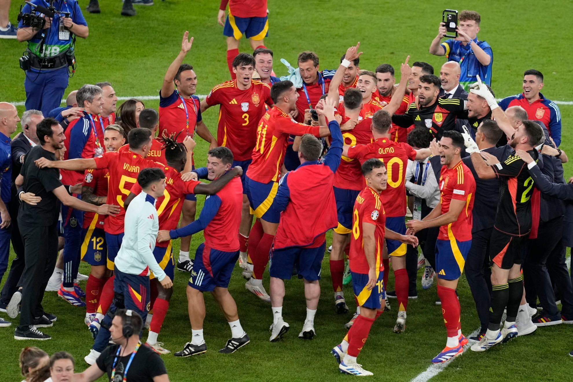 La Espa�a de Luis de la Fuente entra a los anales de la historia en la Euro