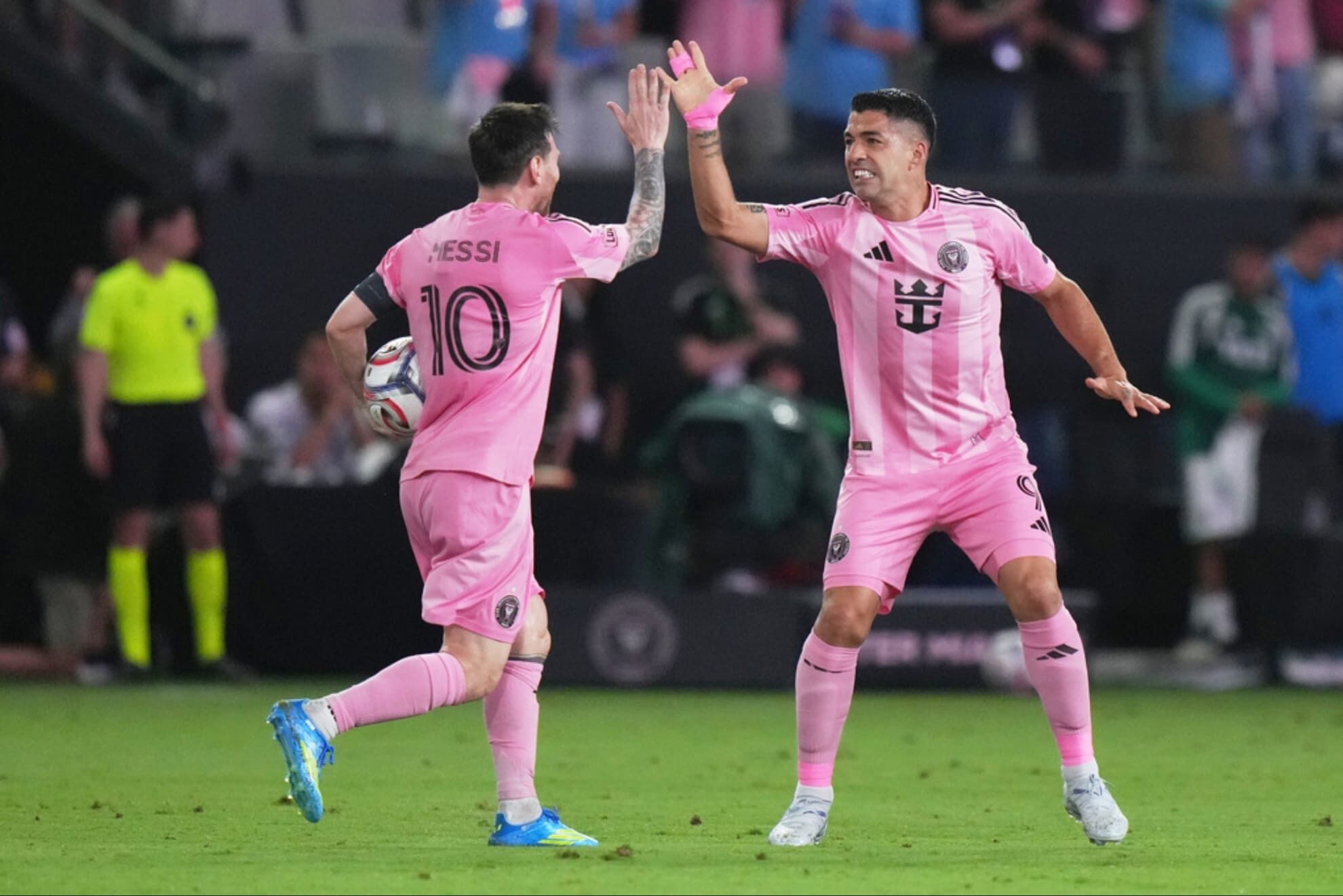 Messi y Su�rez dieron la cara por el Inter Miami en la inauguraci�n del Nu Stadium.