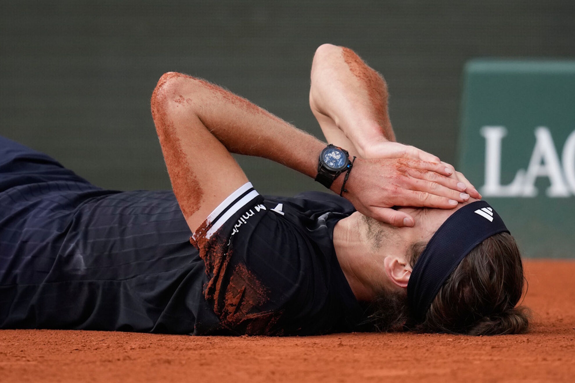 Zverev sufre para romper su maleficio con los grandes y se consagra en Roland Garros