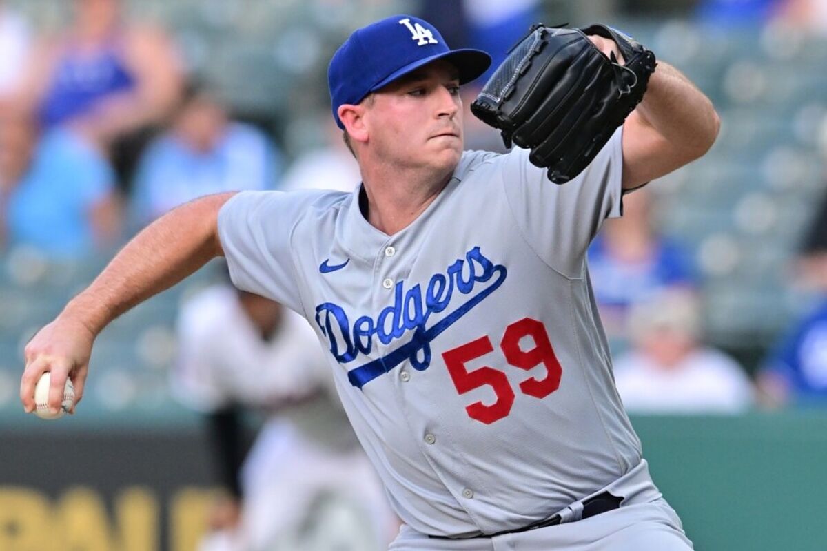 Los Dodgers apuestan por el regreso de Evan Phillips: un contrato millonario para un brazo que no lanzará hasta julio