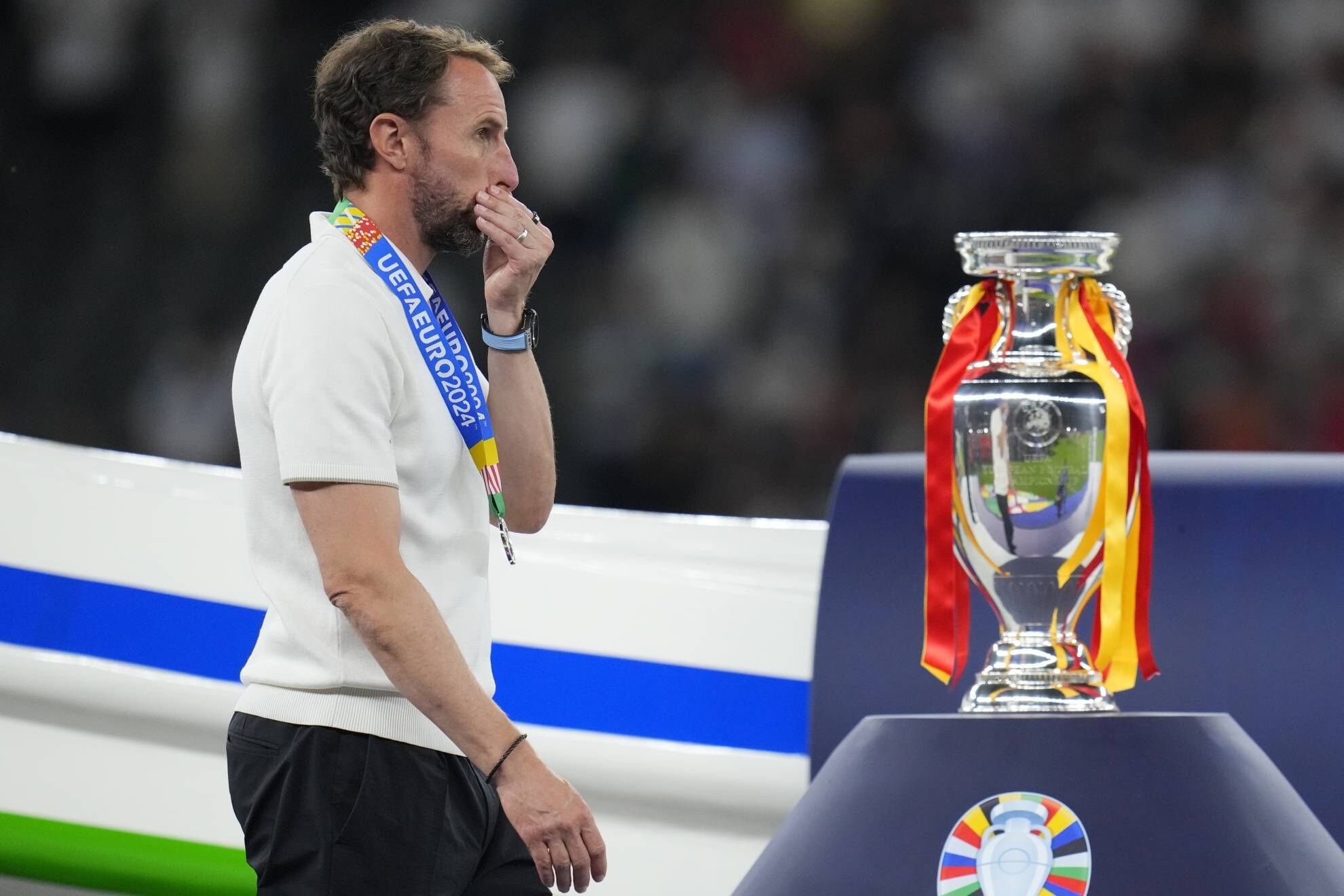 Gareth Southgate camina por delante del t�tulo de la Eurocopa tras perder la final contra Espa�a-