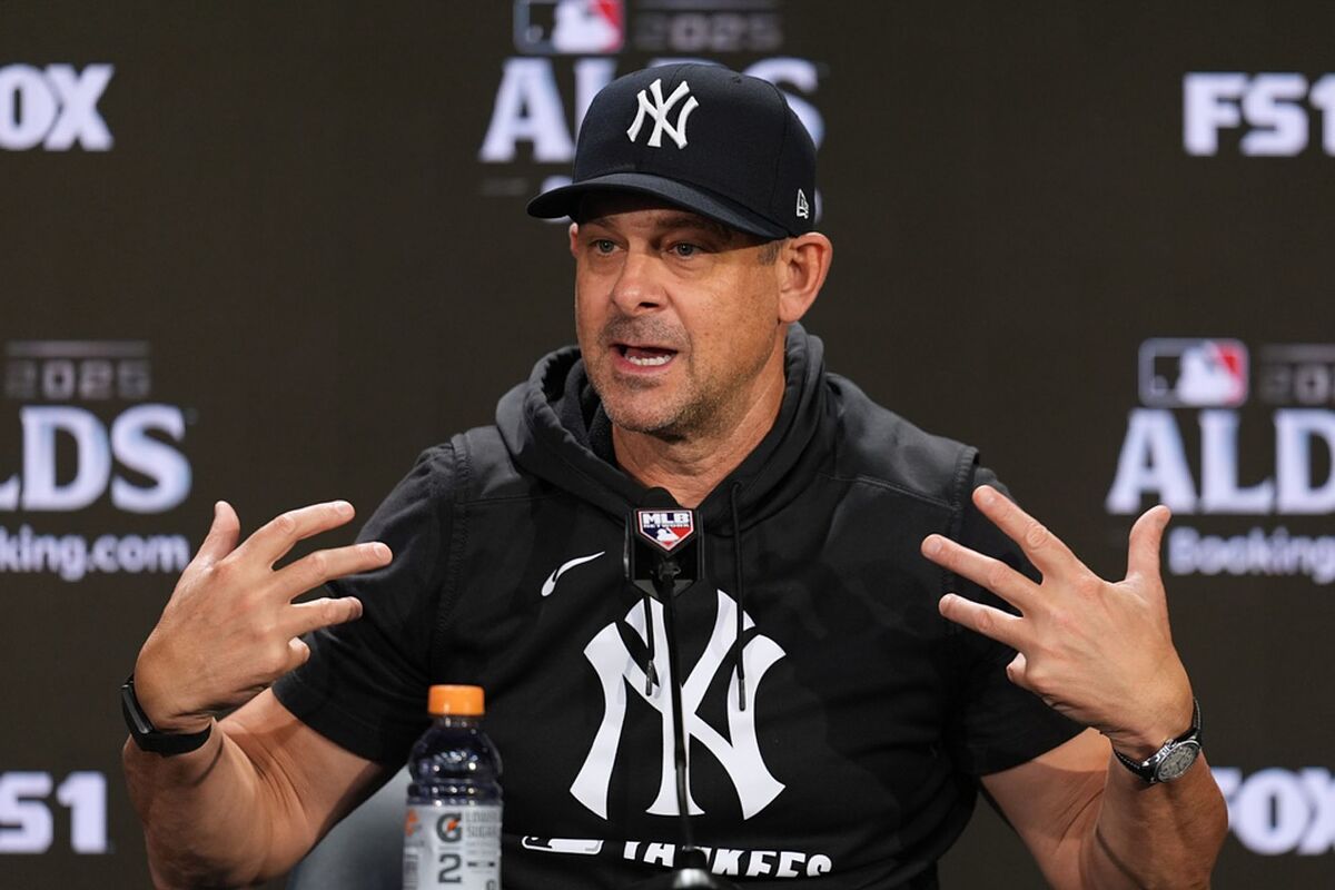 Aaron Boone está convencido de que los Yankees competirán con los Dodgers y niega mala relación con Brian Cashman