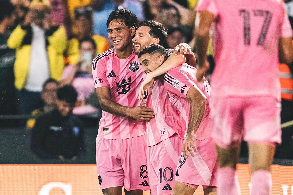 Show de Messi que anotó y asistió a Berterame para que el Inter de Miami empate con el Barcelona de Guayaquil