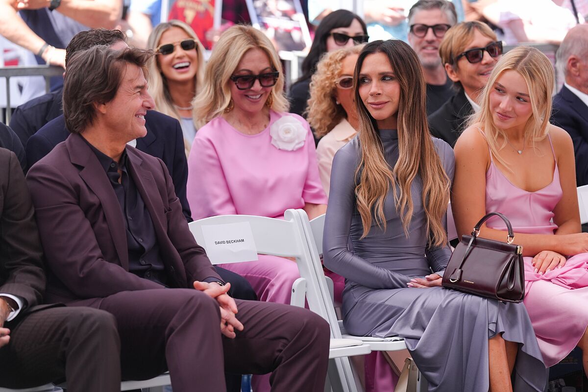 Tom Cruise besa la mano de Victoria Beckham y un breve gesto desata todo tipo de interpretaciones